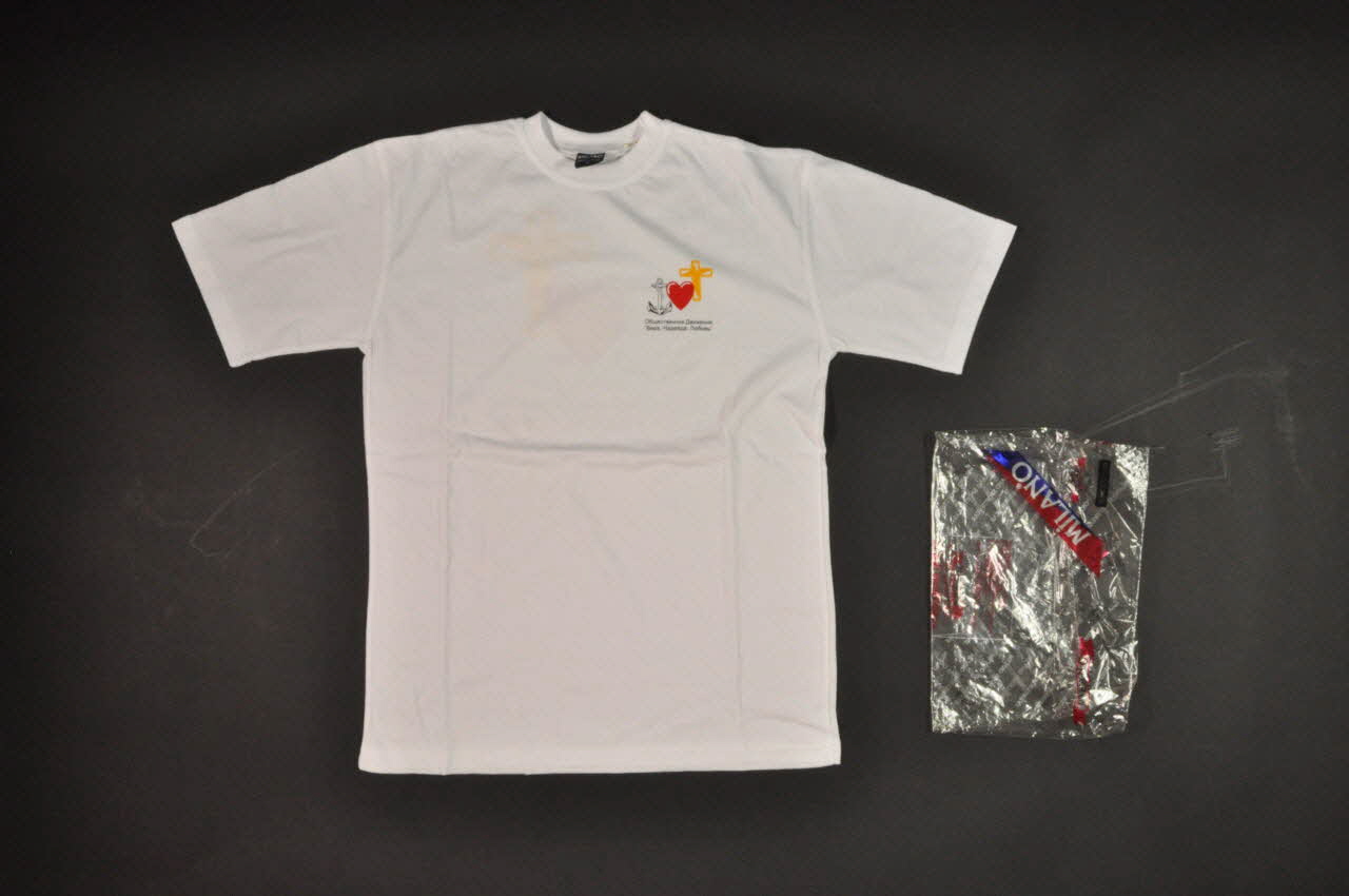 Public Movement "Faith Hope Love" tee-shirt Ukraine 2005 2007.31.2.1-2 Photo Mucem