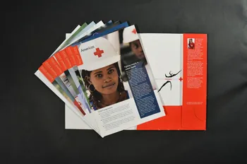 International Federation Of Red Cross And Red BROCHURE "Appeal 2005" Ukraine 2005 2007.32.19.1-9 Photo Mucem