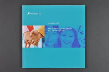 Aids Foundation East-West (AFEW) BROCHURE Annual report 2003 (Rapport annuel 2003) Ukraine 2004 2007.34.6  Photo Mucem