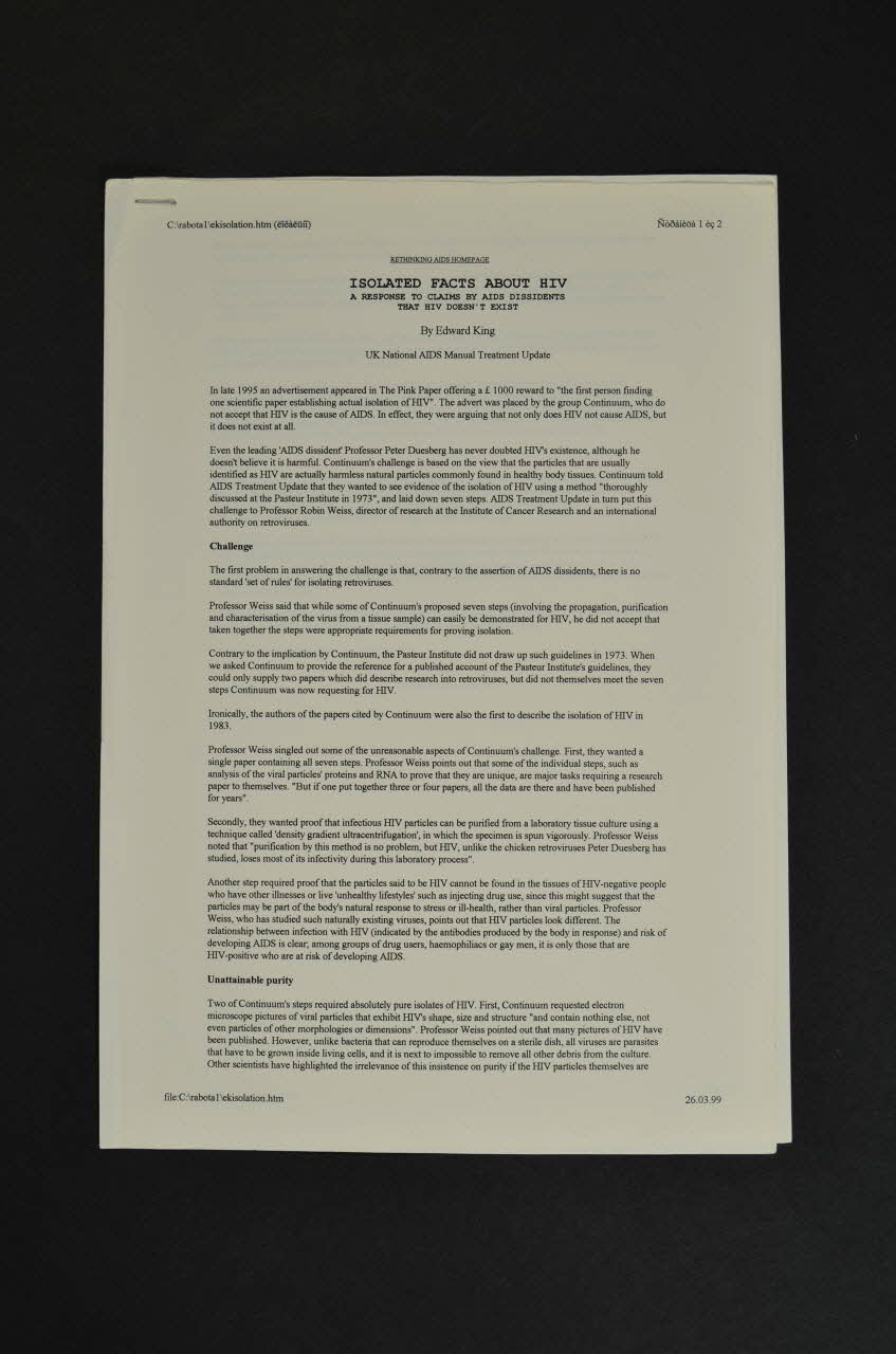 Tiré à part Dossier de présentations diverses à la 12ème conférence mondiale du sida, Genève, relatives à la mise en doute de l'existence du sida Ukraine 1998 2007.35.33.3 Photo Mucem