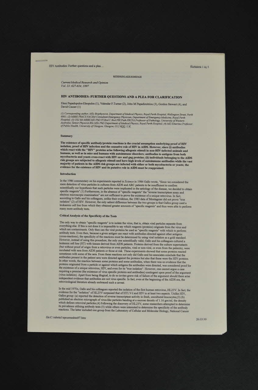 Tiré à part Dossier de présentations diverses à la 12ème conférence mondiale du sida, Genève, relatives à la mise en doute de l'existence du sida Ukraine 1998 2007.35.33.5 Photo Mucem