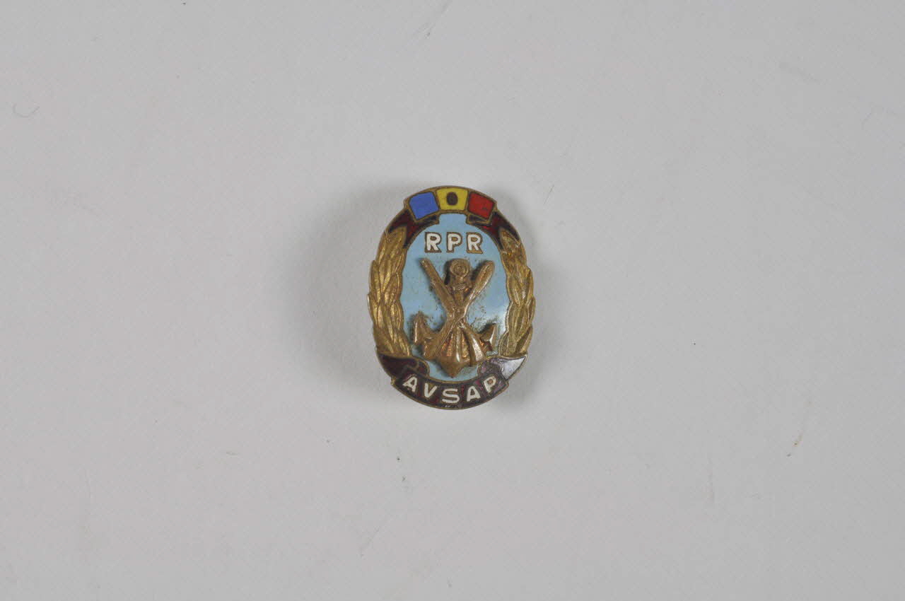 insigne Insigne de membre AVSAP- association des volontaires de défense de la patrie- ( club de radio amateur) 2007.54.5 Photo Mucem