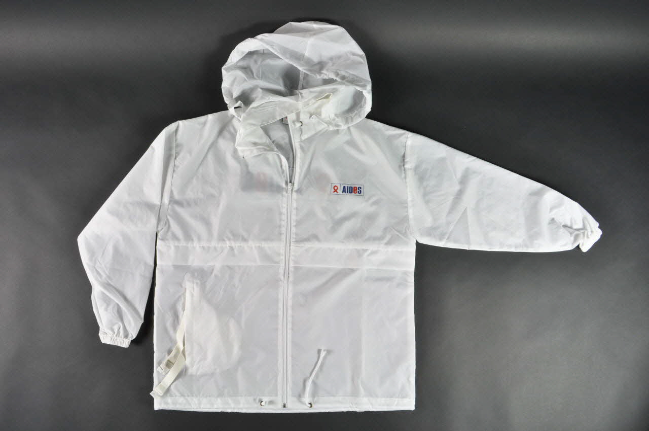 Coupe vent "AIDES" 2007.72.23 Photo Mucem