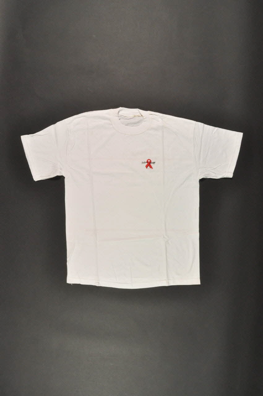 Tee shirt Tous contre le sida (avec signatures) 2007.72.29 Photo Mucem