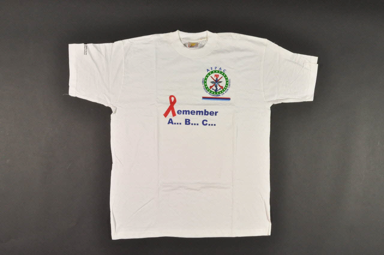 Tee shirt "Remember A...B..C" 2007.72.9 Photo Mucem