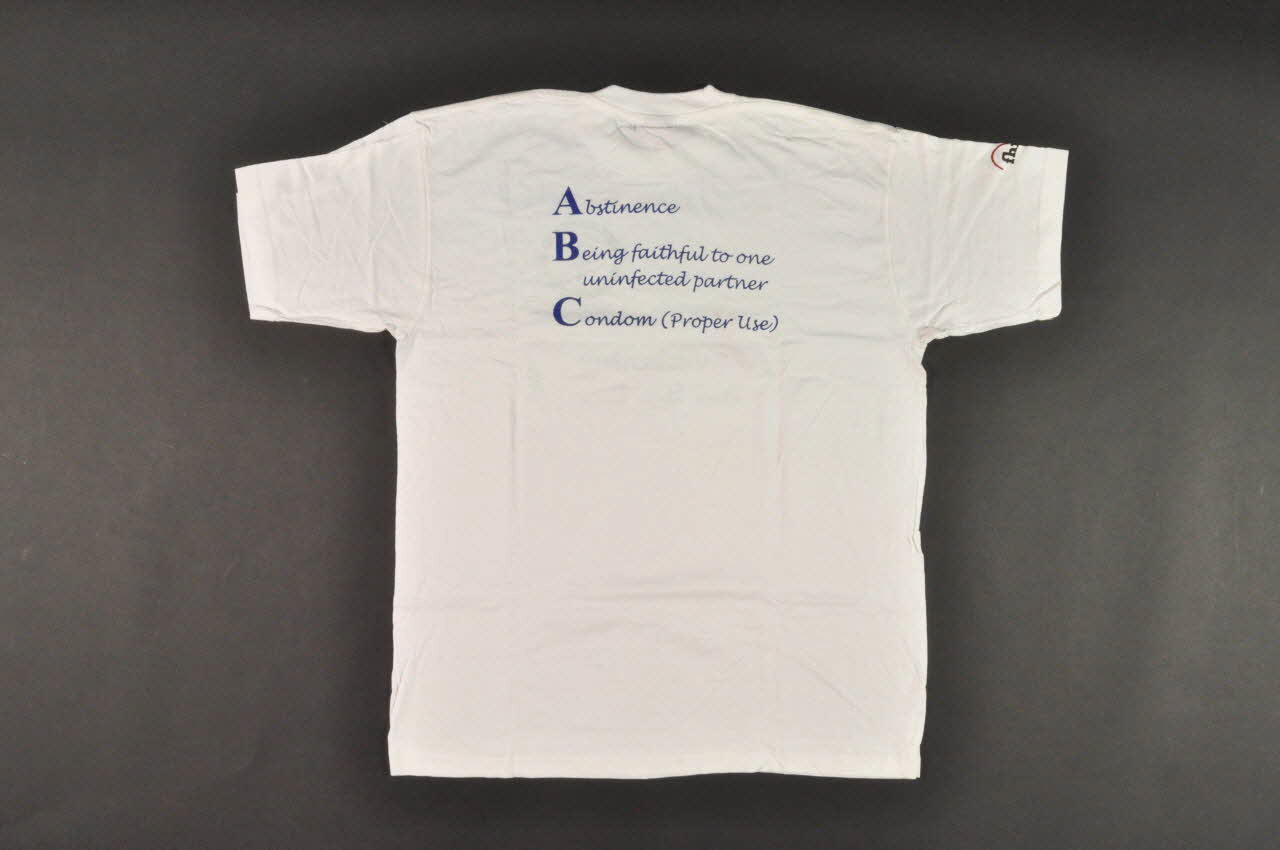 Tee shirt "Remember A...B..C" 2007.72.9 Photo Mucem