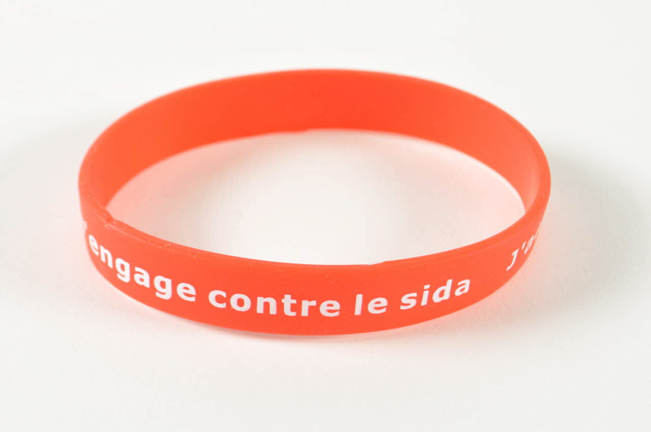 Communauté D'agglomération Sénart Val De Seine 6 bracelet "J'aime la vie, je la protège" France 2007 2007.73.1.1 Photo Mucem