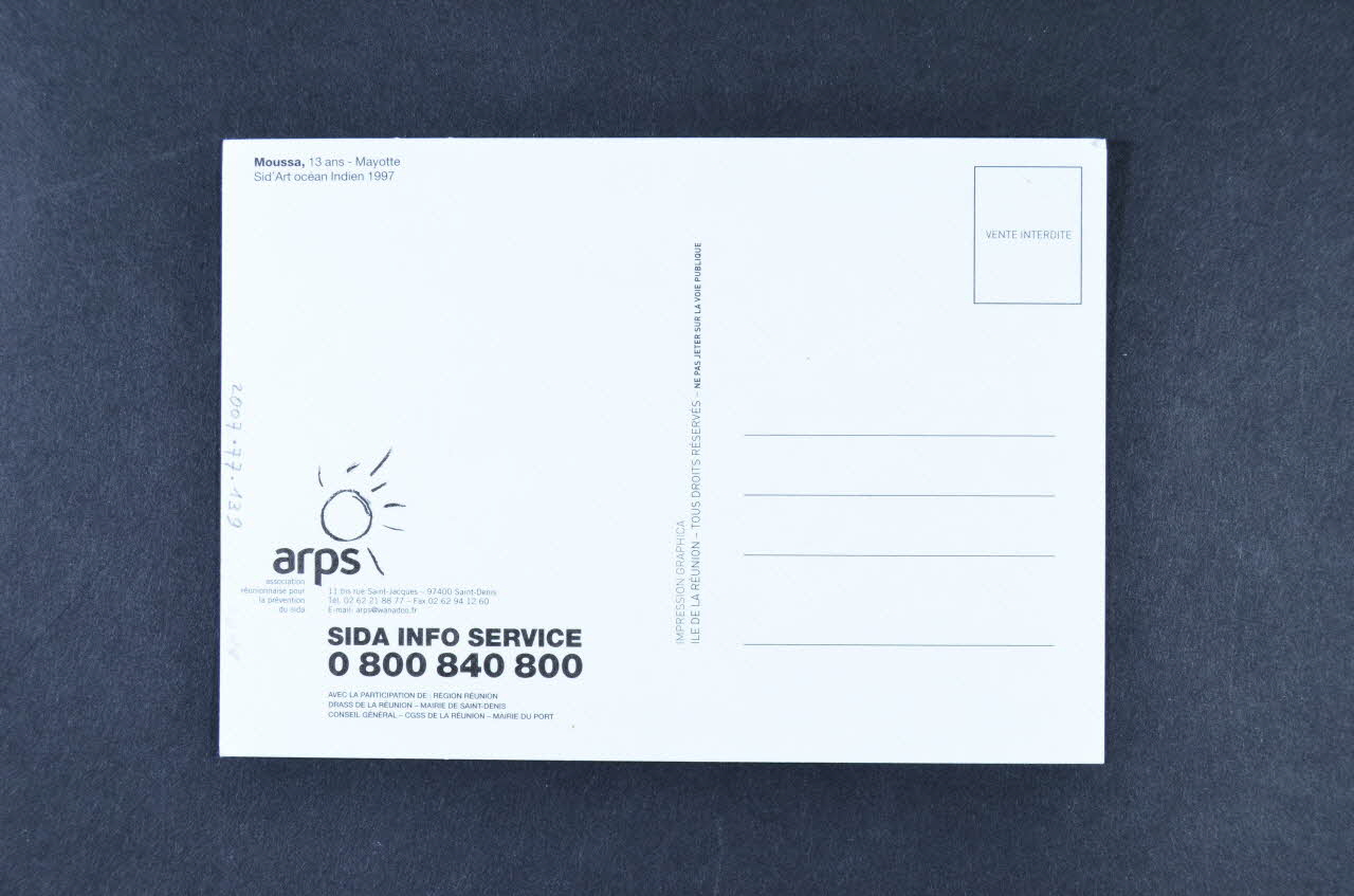 Association Réunionnaise pour la Prévention du SIDA carte postale "Que la capote nous protège" La Réunion, France 2006 2007.77.139 Photo Mucem