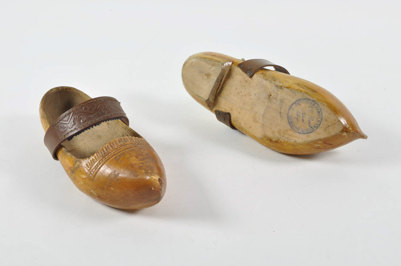 sabot de femme 1938.112.5.1-2 Photo Mucem