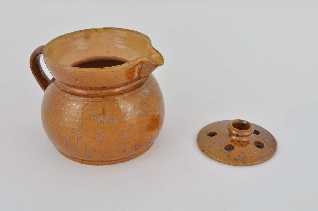 pot à lait 1939.29.12.1-2 Photo Mucem