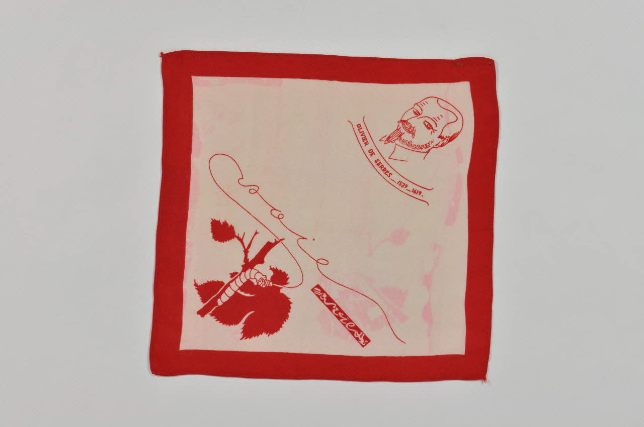 mouchoir 1942.102.1 Photo Mucem