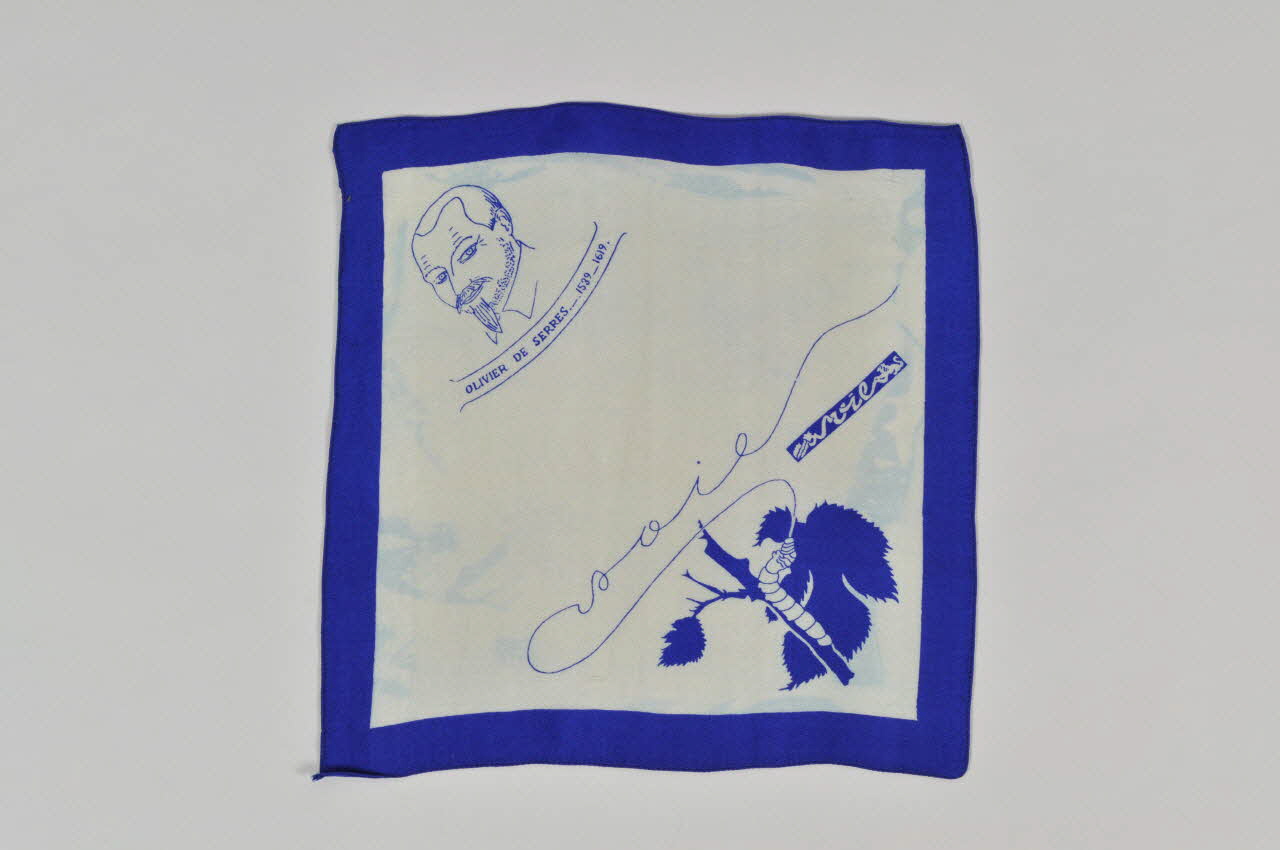 mouchoir 1942.102.2 Photo Mucem