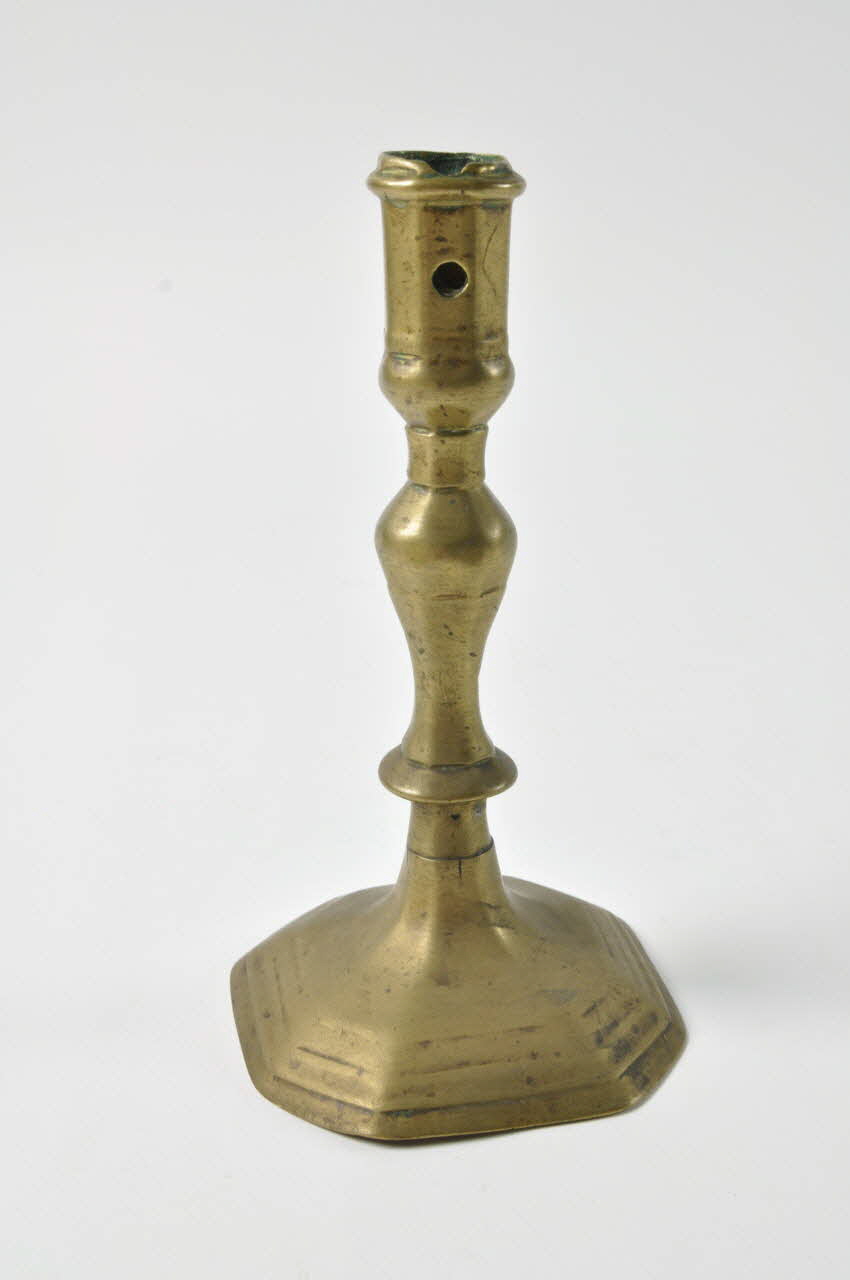 bougeoir 1942.154.39 Photo Mucem