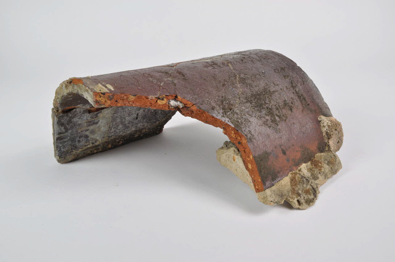 tuile faitière 1951.64.1 Photo Mucem