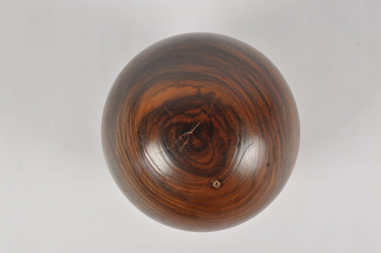 boule du jeu de quilles 1957.72.15  Photo Mucem