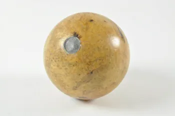 boule du jeu de quilles 1957.72.46 Photo Mucem