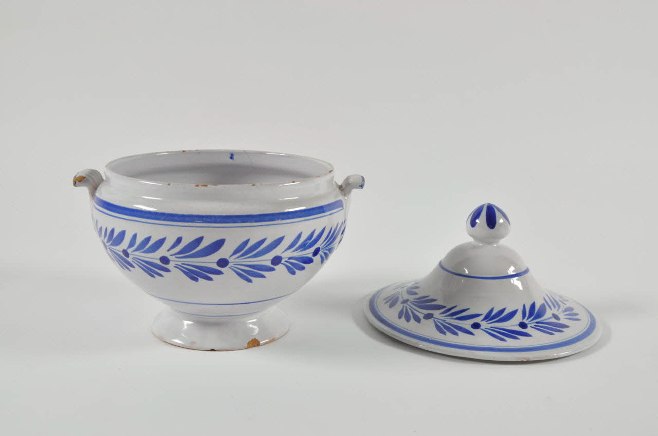 soupière Lorraine, France 1957 1957.95.18.1-2 Photo Mucem