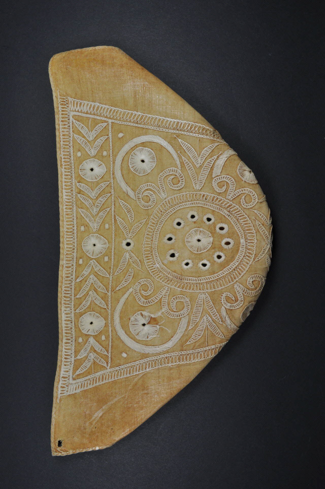 ELEMENT DE COIFFE 1959.52.35 Photo Mucem