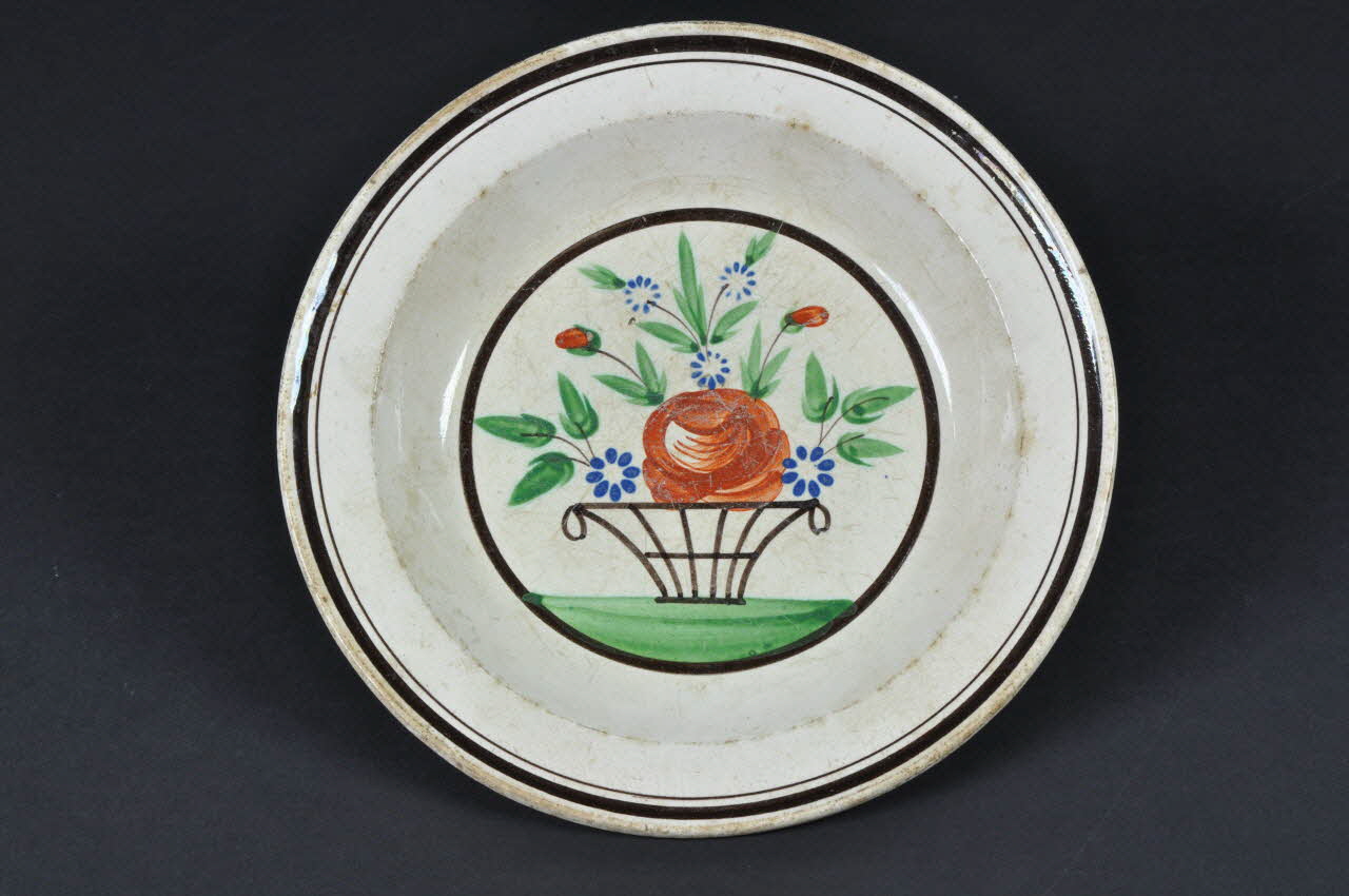 assiette creuse Haute-Normandie, France 1850-1950 1960.89.13 Photo Mucem