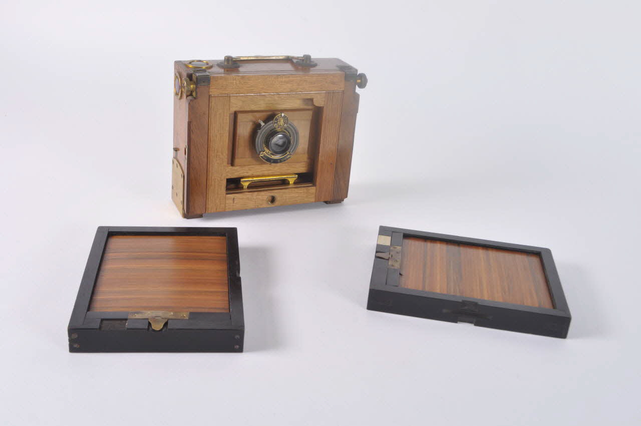 APPAREIL PHOTOGRAPHIQUE 1914 1976.1.14.1-3 Photo Mucem