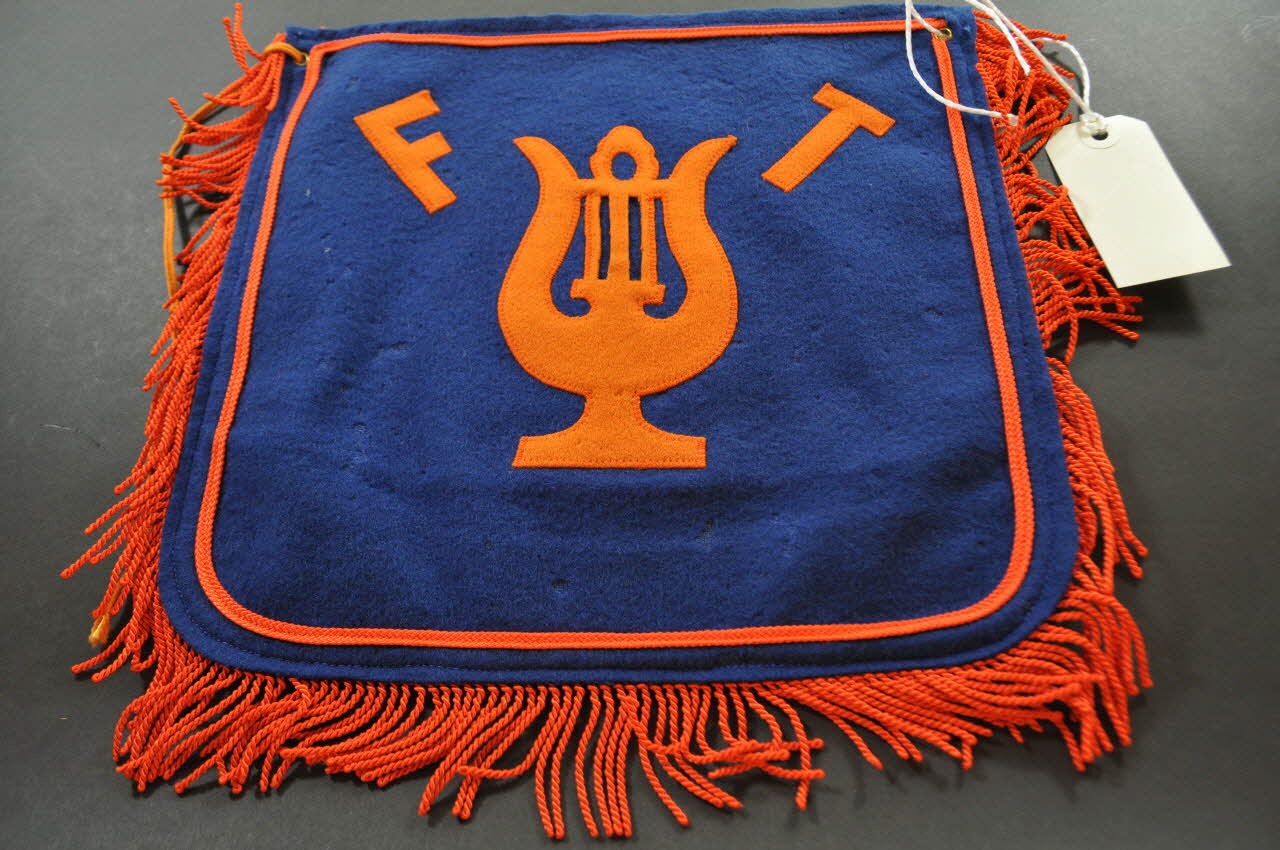 fanion-souvenir 1930 1976.24.3 Photo Mucem