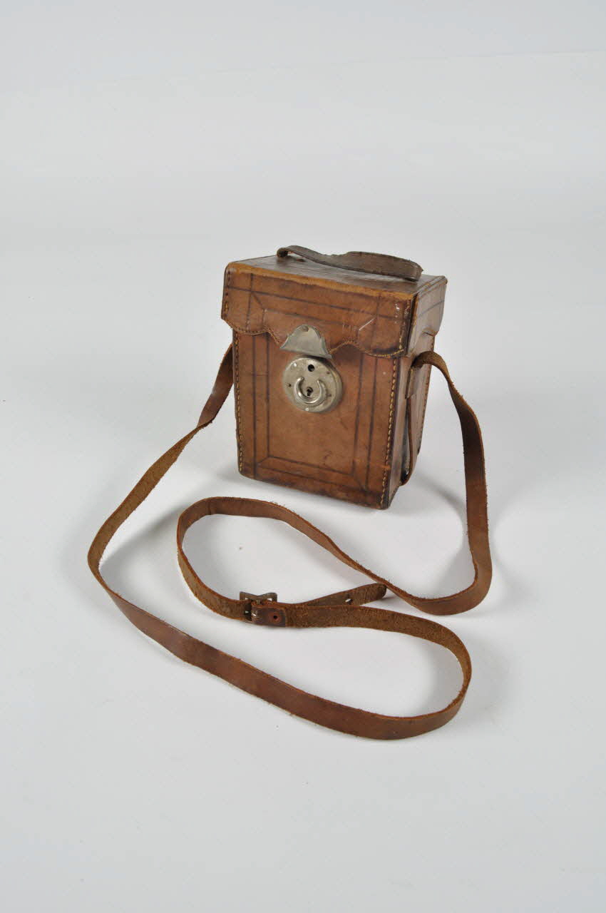 APPAREIL PHOTOGRAPHIQUE Île-de-France, France 1911-1928 1976.37.21.1-5 Photo Mucem