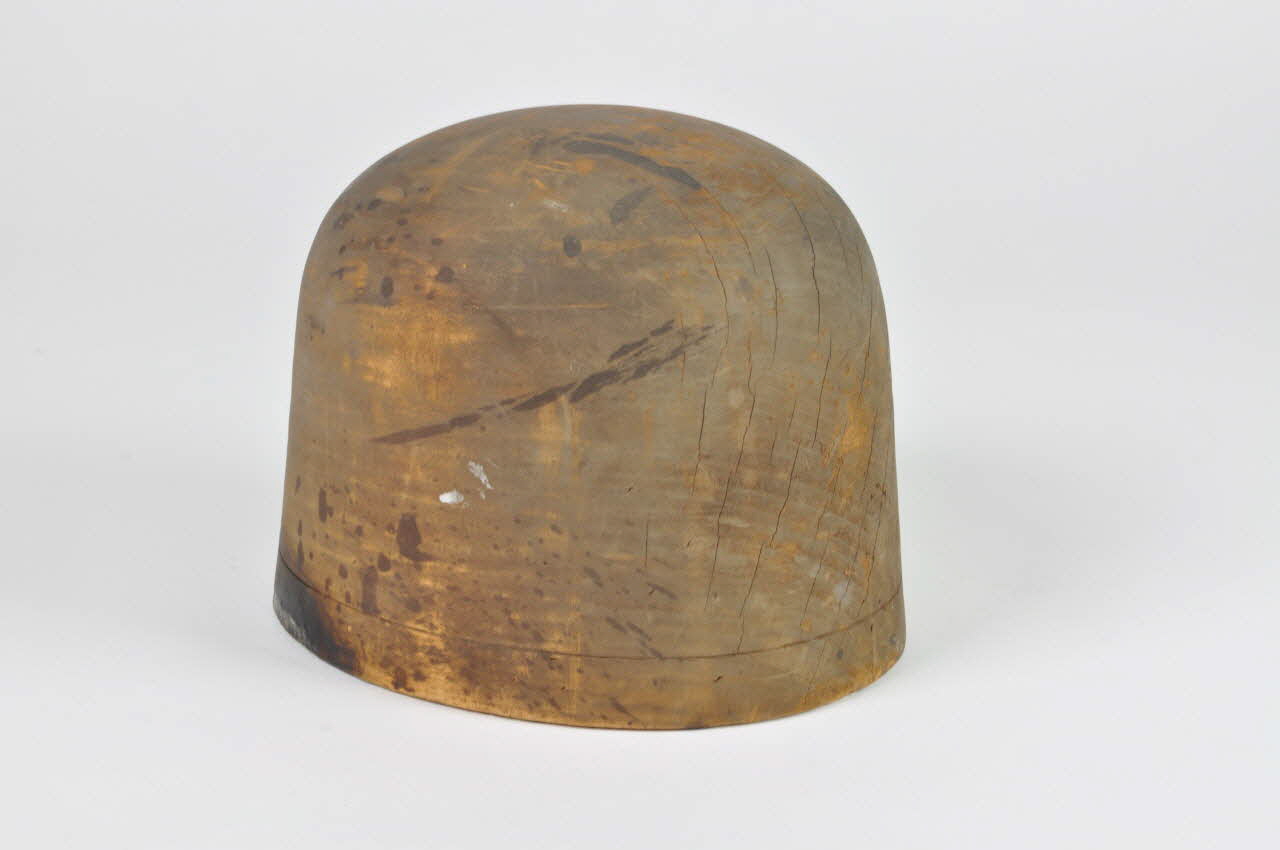 FORME A CHAPEAUX 1976.50.18 Photo Mucem