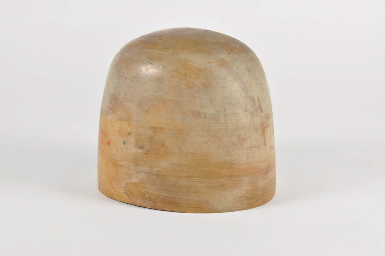 FORME A CHAPEAUX 1976.50.29 Photo Mucem