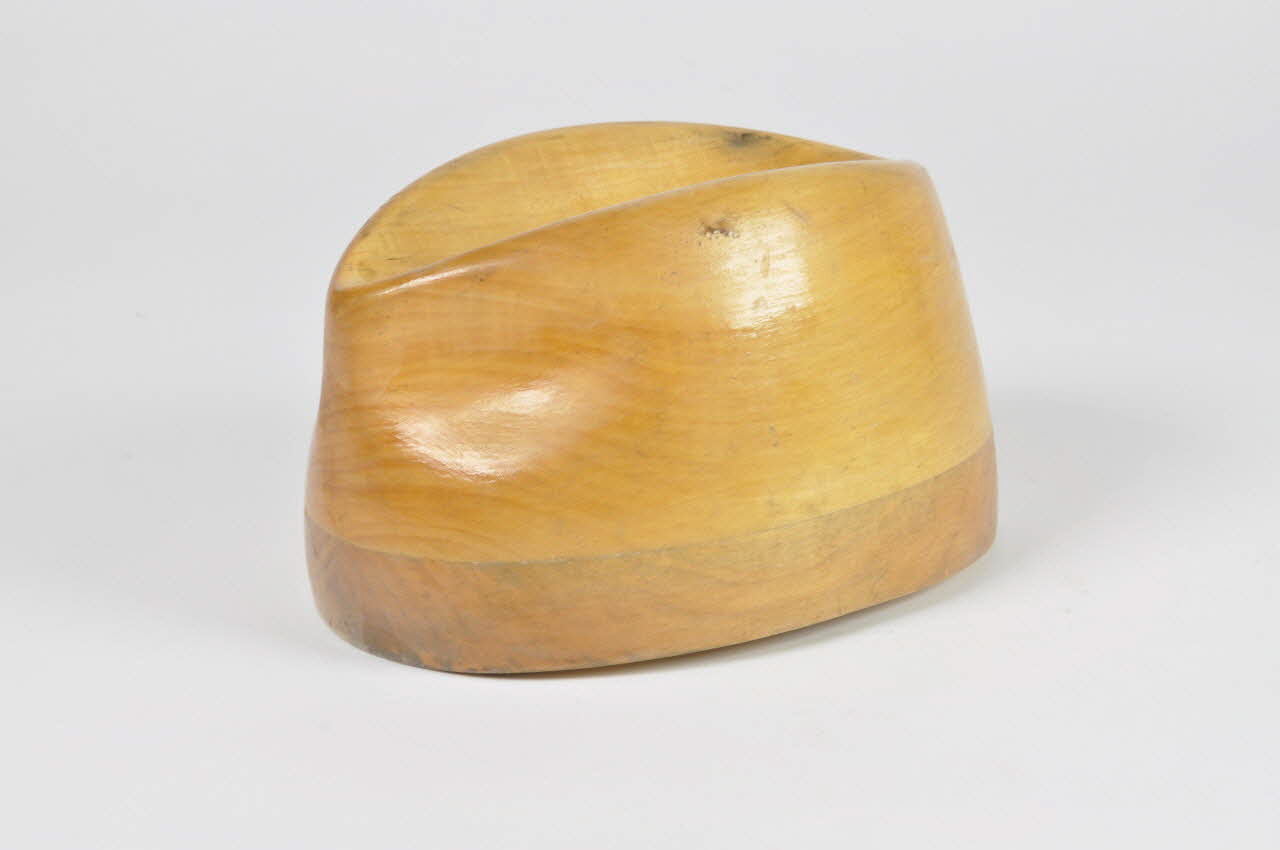 FORME A CHAPEAUX 1976.50.44 Photo Mucem