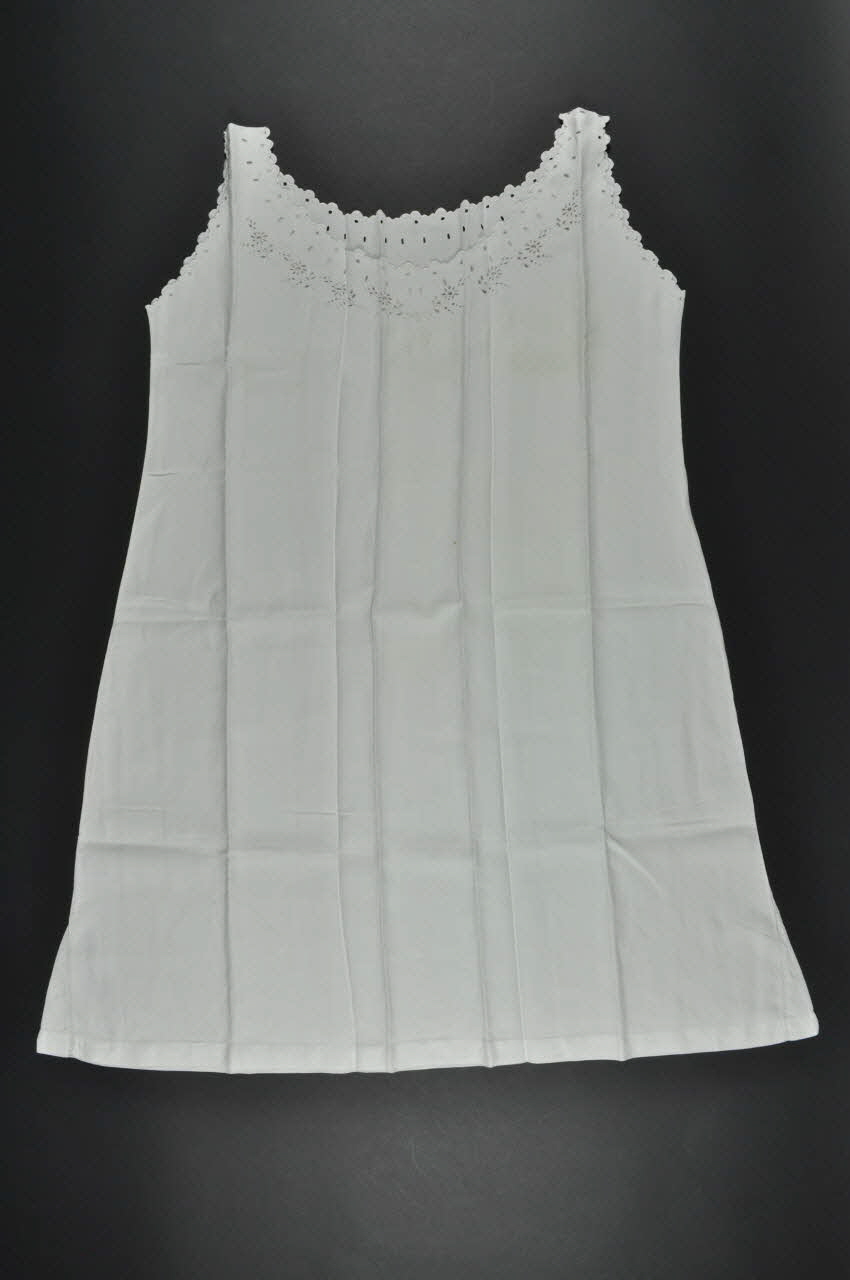 Graux Et Masset Familles chemise de femme Picardie, France 1900 1976.77.4 Photo Mucem