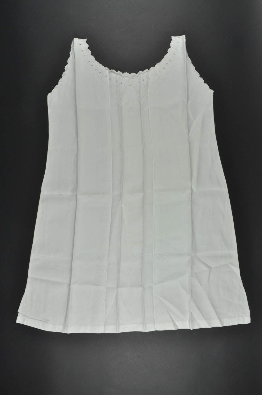 Graux Et Masset Familles chemise de femme Picardie, France 1900 1976.77.6 Photo Mucem