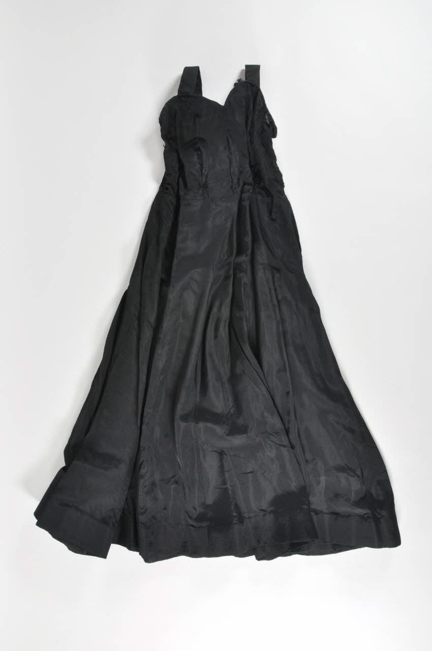 dessous de robe 1946 1976.82.2.2 Photo Mucem