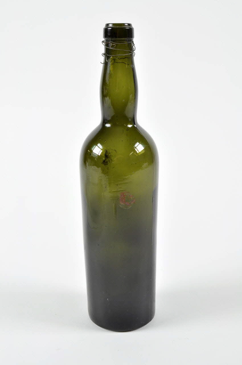 bouteille (objet domestique) 1976.86.174 Photo Mucem