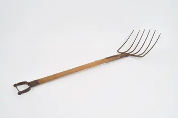 FOURCHE A BETTERAVES 1900 1980.4.27 Photo Mucem