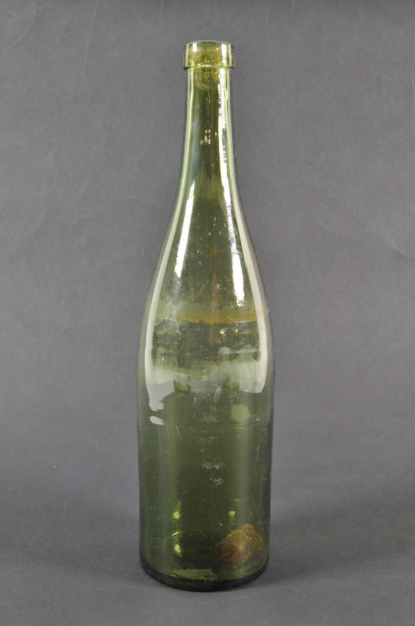 bouteille (objet domestique) 1890 1980.5.98.1 Photo Mucem
