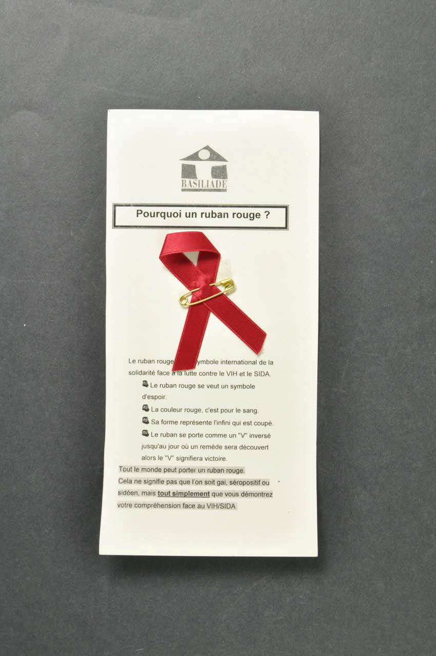 Basiliade tract "Pourquoi un ruban rouge" France 2007 2007.77.84 Photo Mucem