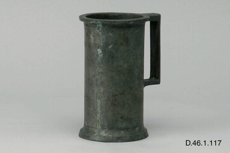 MESURE A EAU DE VIE Bourgogne, France 1900 1946.10.117 Photo