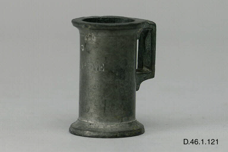 MESURE A EAU DE VIE Bourgogne, France 1900 1946.10.121 Photo