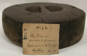 Joseph Antoine Fournier PLATEAU DE MOULE A FROMAGE Provence-Alpes-Côte d'Azur, France 1821 1947.2.24 Photo