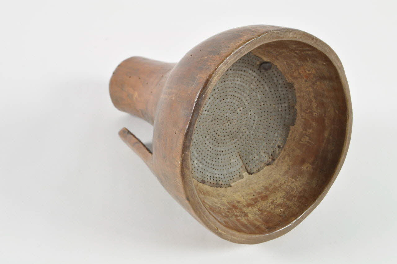 passoire Coule 1956.109.156 Photo Mucem