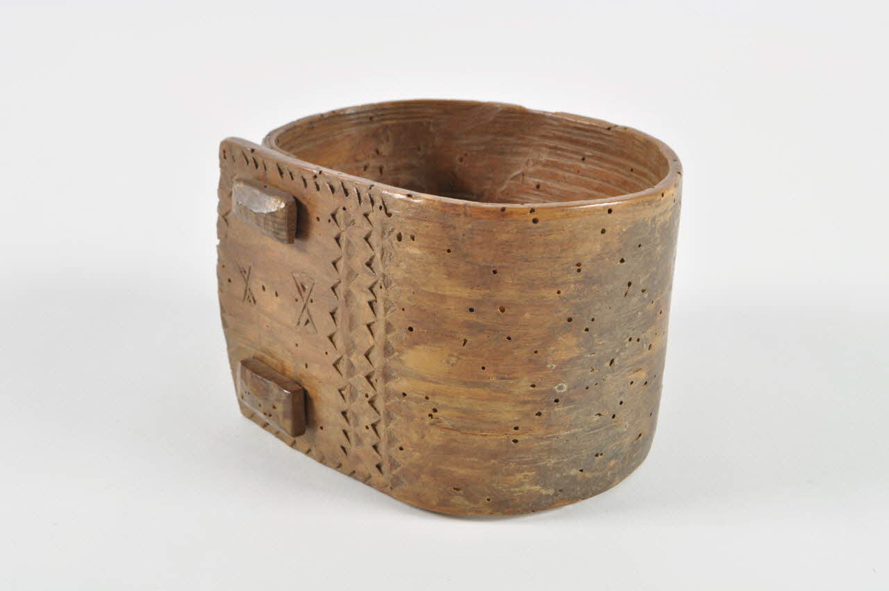 COLLIER DE BREBIS era canaoulo 1956.109.170 Photo Mucem