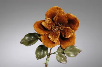 fleur artificielle 1972.150.945.411 Photo Mucem/Christophe Fouin