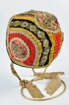 bonnet de fillette 1956.110.10 Photo Mucem