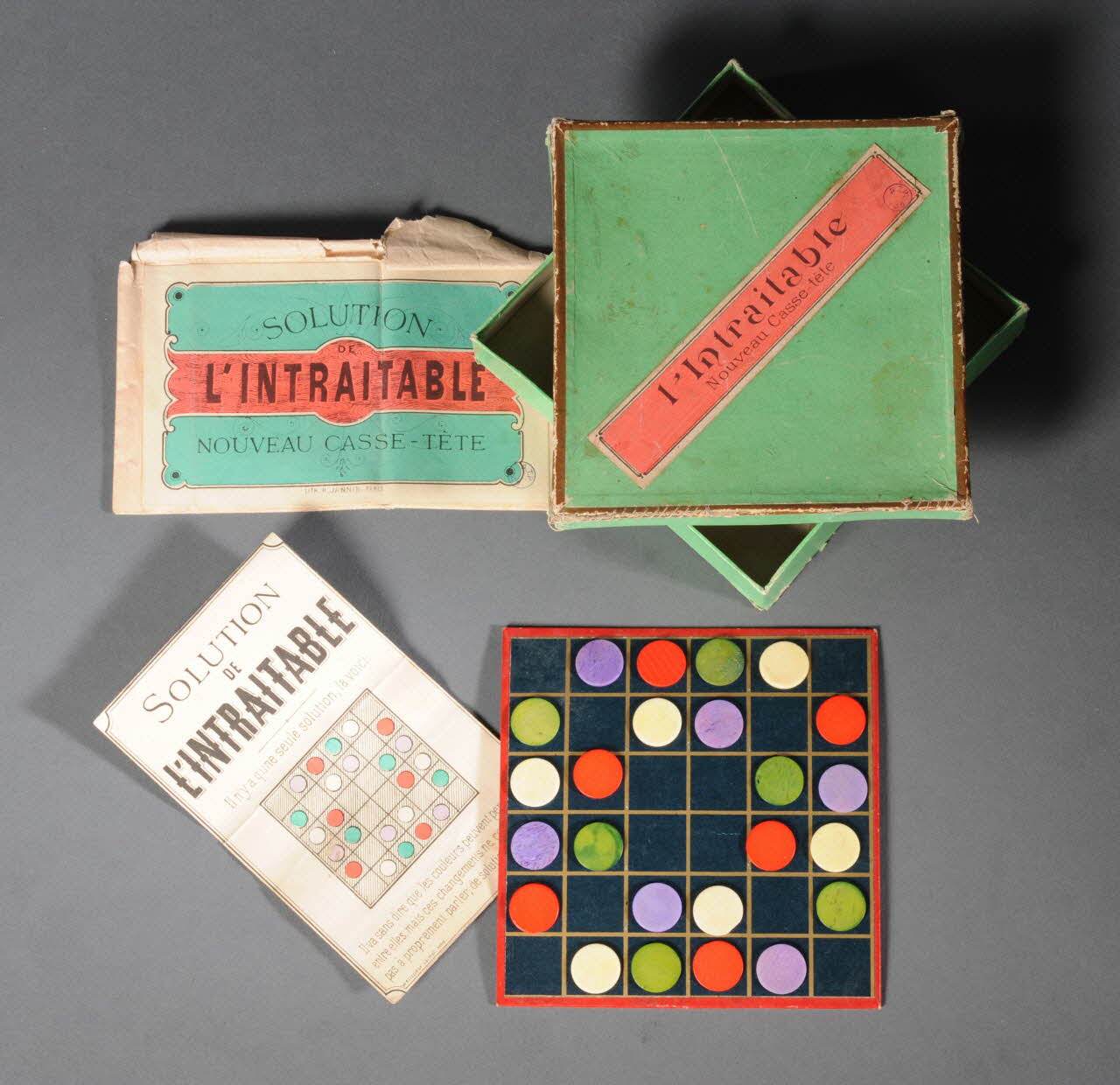 boîte de jeu L'Intraitable 1992.23.18.1-29 Photo