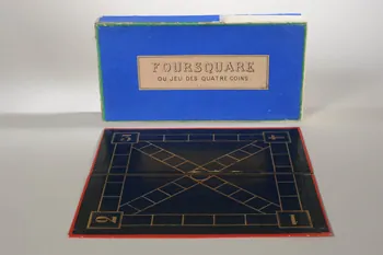 boîte de jeu FOURSQUARE  OU JEU DES QUATRE COINS. 1992.23.19.1-4  Photo