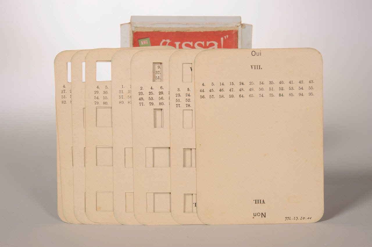 boîte de jeu Sissa!  "SISSA"  Enigme orientale  de nombres. 1992.23.20.1-11 Photo