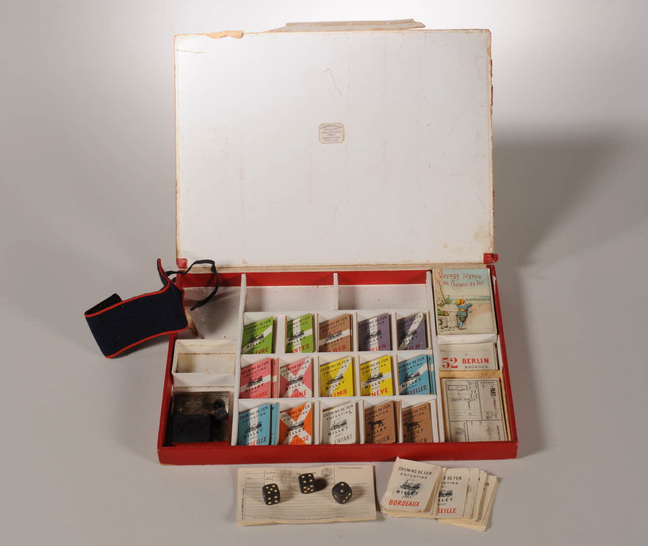 boîte de jeu VOYAGE JOYEUX EN CHEMIN DE FER 1992.23.6.1-278 Photo