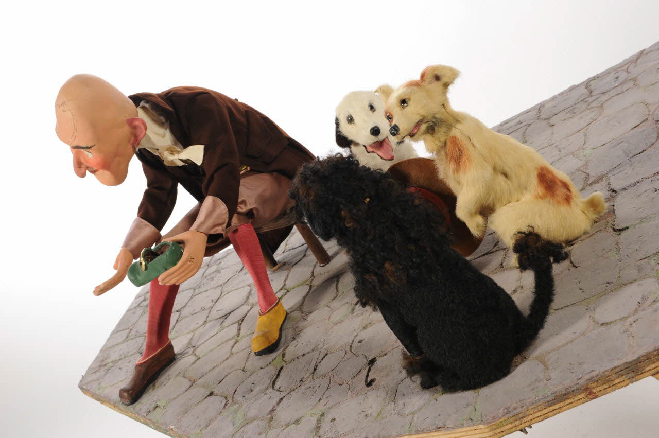 Gaston Decamps automate Cadet Roussel tenant trois bâtons Île-de-France, France 1937 2001.14.5 Photo