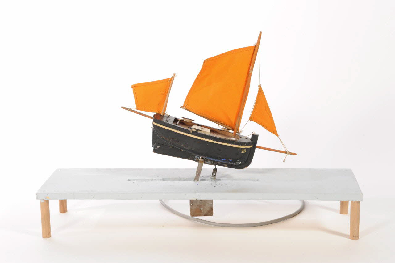 Gaston Decamps automate Bateau à voiles Île-de-France, France 1937 2001.14.6.2 Photo