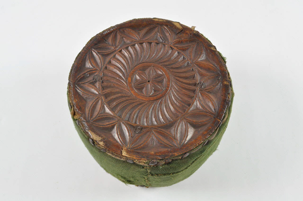 TAMBOUR DE DENTELLIERE 1956.19.1.1-2 Photo Mucem